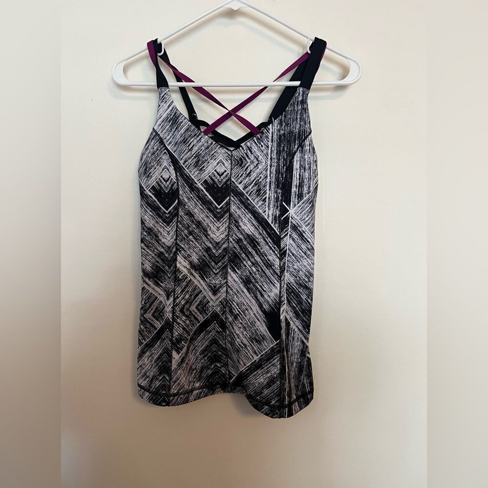 Black and White Geometric Women's Tank Top